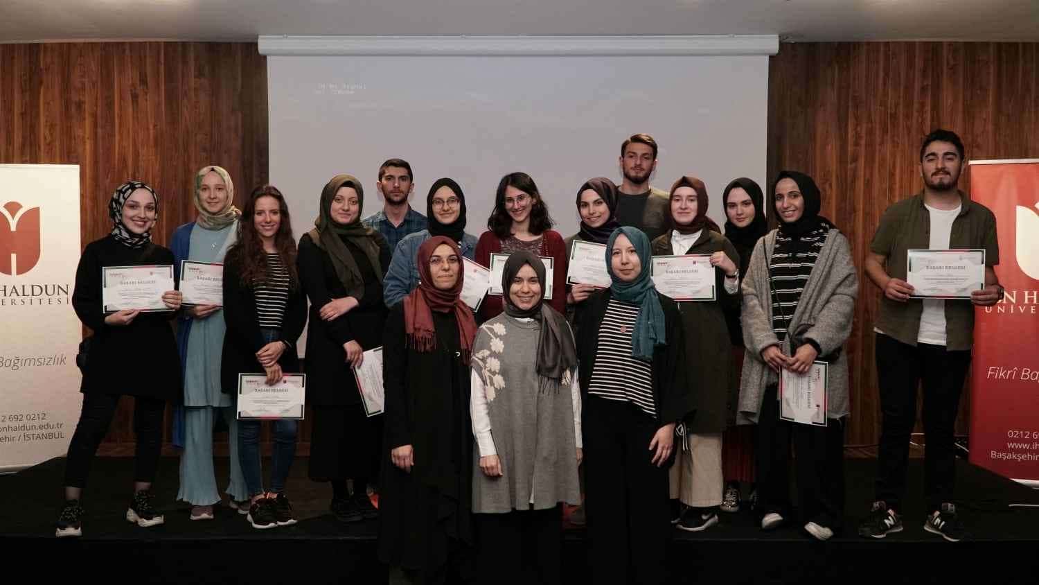 Yaşam Ağacı Gönüllüleri Sertifikalarını Aldı