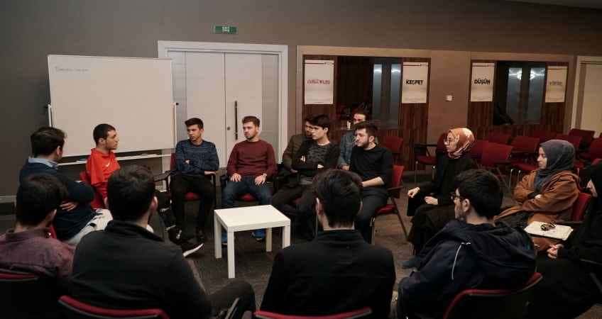 Milli Paralimpik Yüzücü Eroğlu: Bahanelere Sığınsaydım Dünya Şampiyonu Olamazdım!