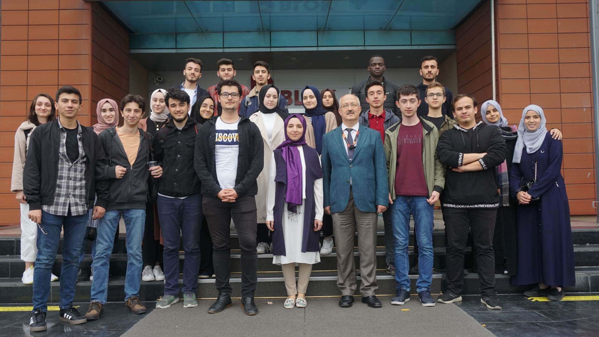 Kariyer ve Gelişim Kulübü Yeni Dönemdeki İlk Gezisini THY'ye Gerçekleştirdi