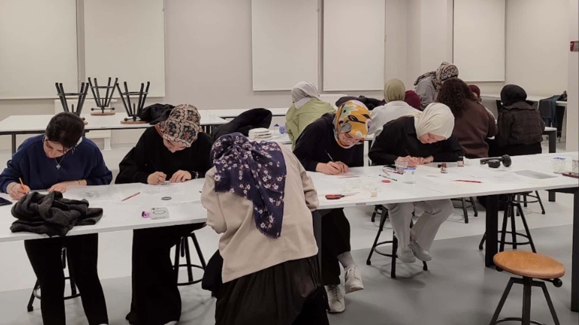 Ramazan Ayı Sanat Atölyeleri Serisi: Tezhip Atölyesi Düzenlendi