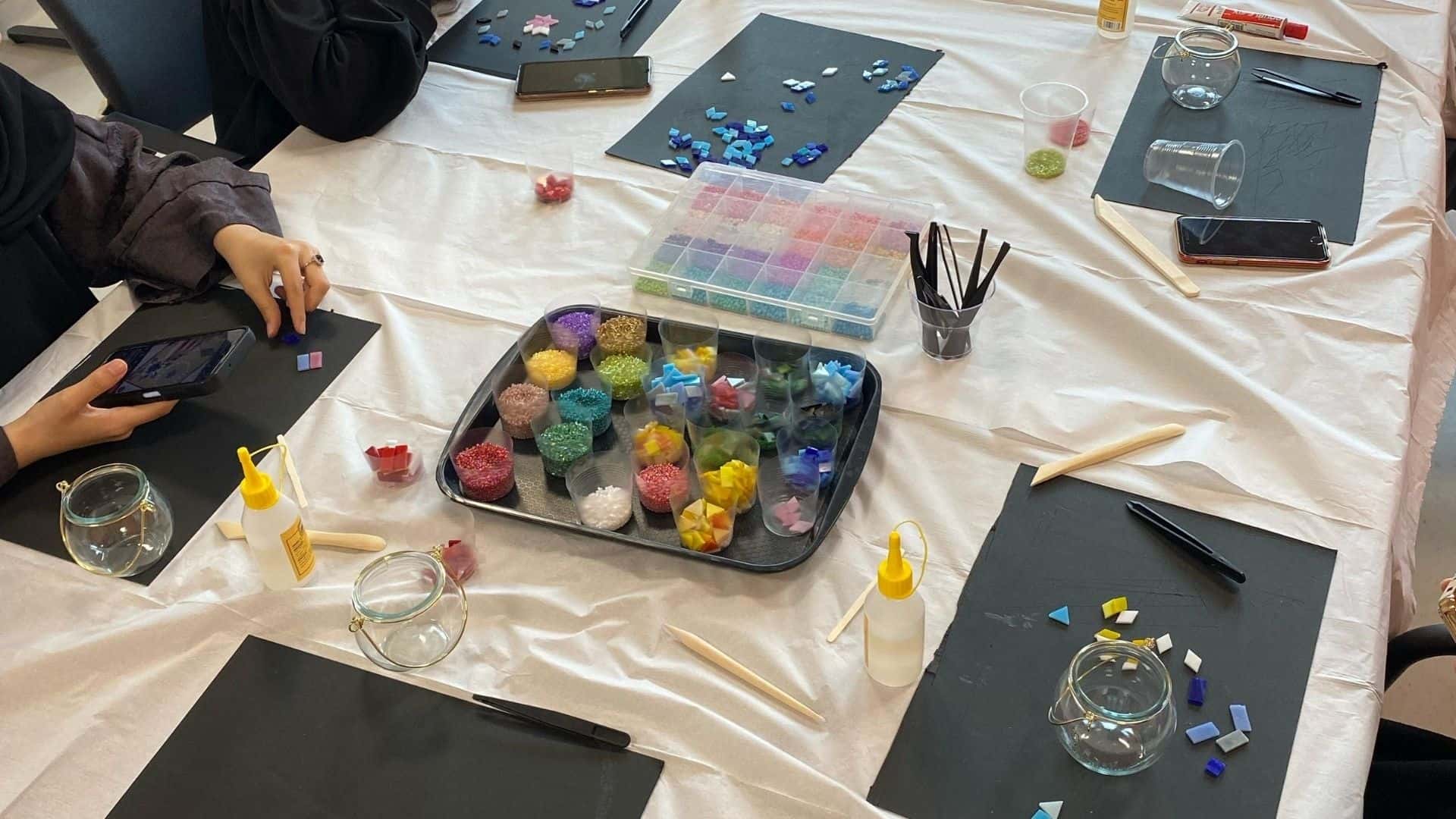 Ramazan Sanat Atölyeleri Serisi: Mozaik Mumluk Süsleme Atölyesi Düzenlendi