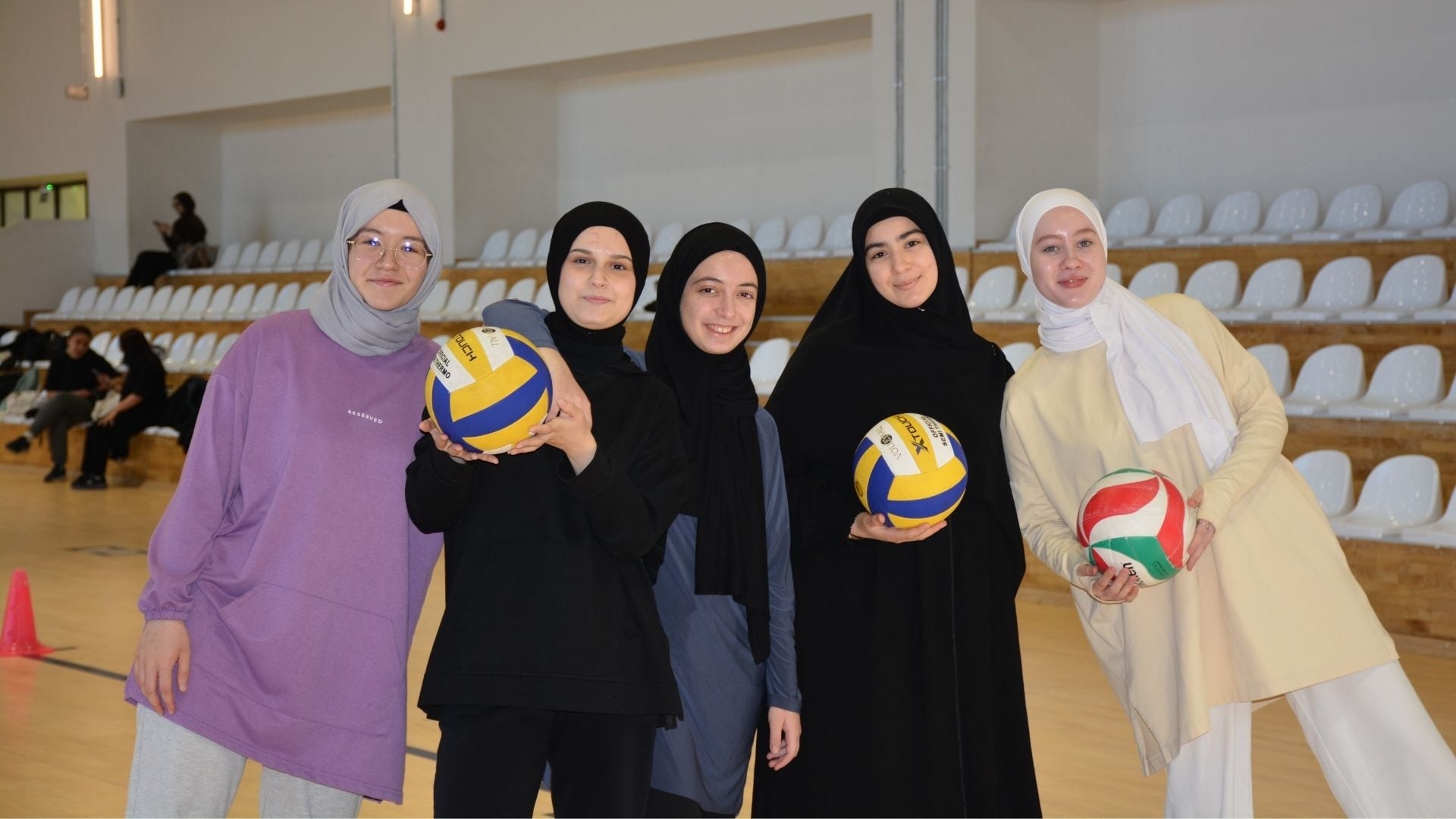 İHU Competes